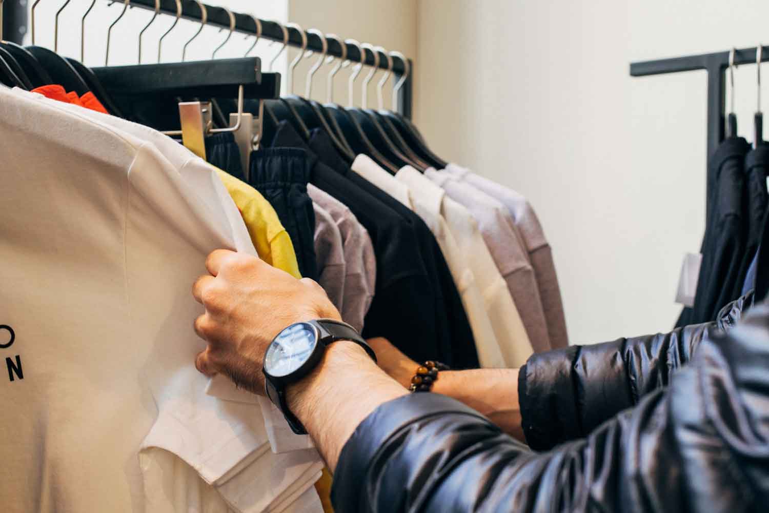 Embracing Fashion Trends in Online Clothing